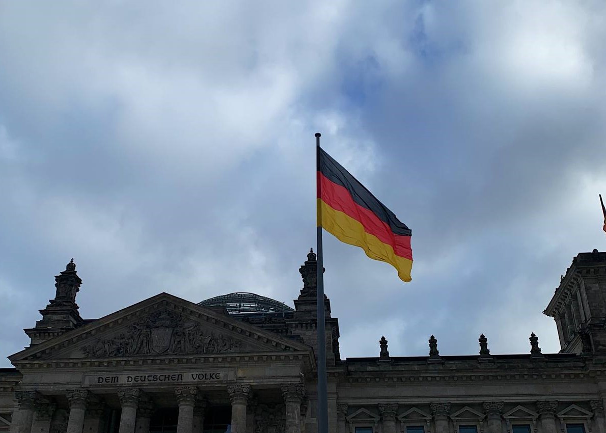 Flag with the background of Reichstag